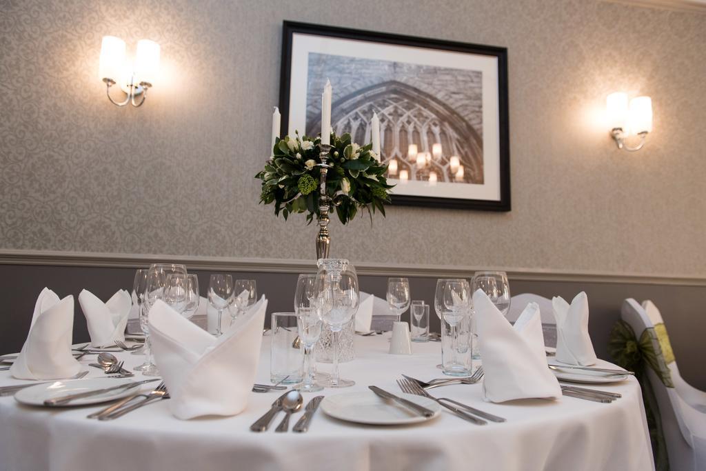 The Wellington Hotel Brecon Eksteriør billede