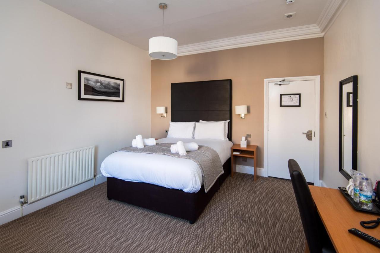 The Wellington Hotel Brecon Eksteriør billede