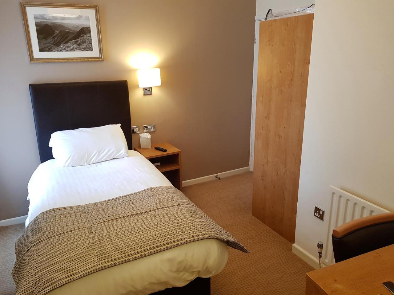 The Wellington Hotel Brecon Eksteriør billede