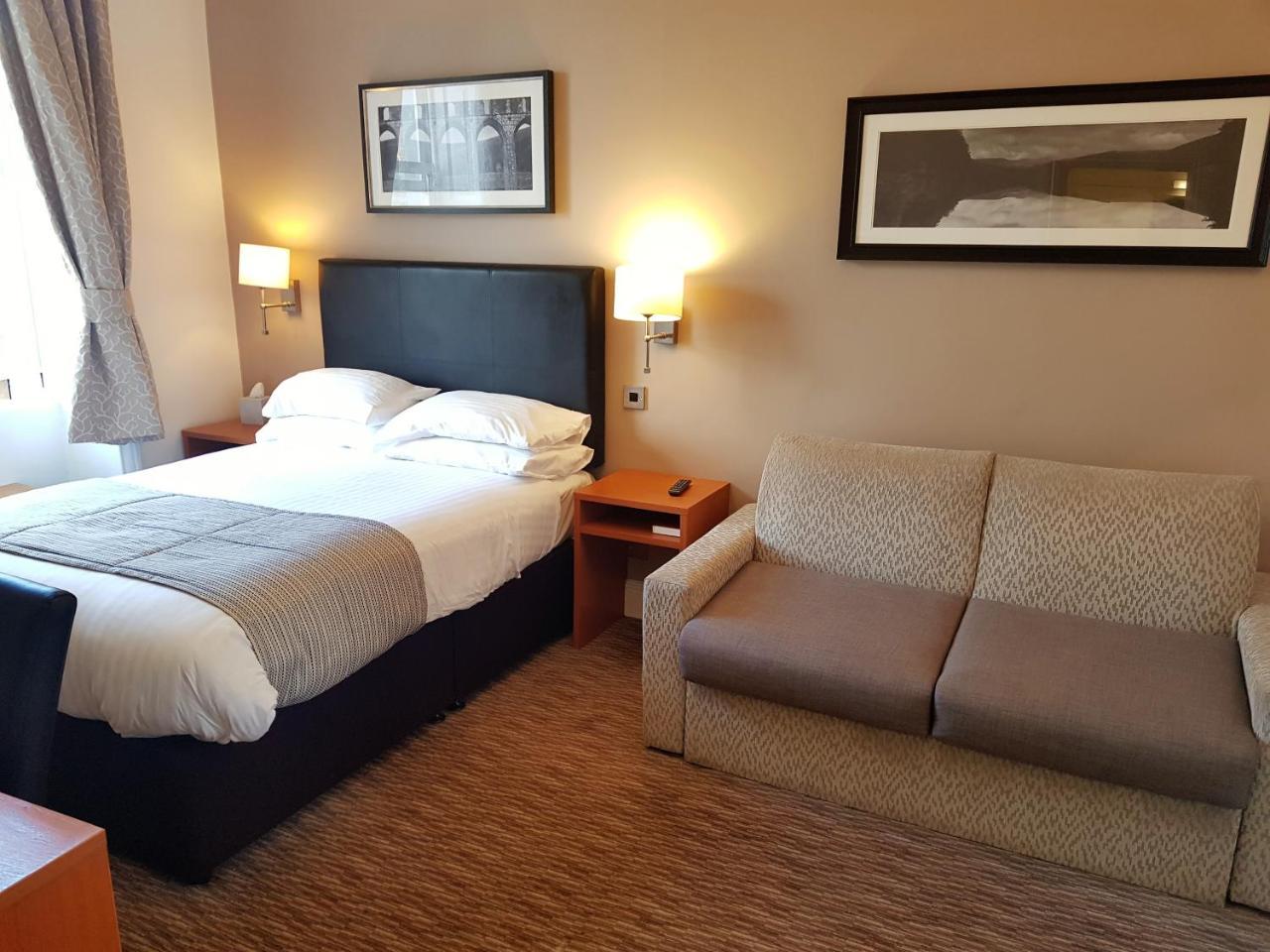 The Wellington Hotel Brecon Eksteriør billede