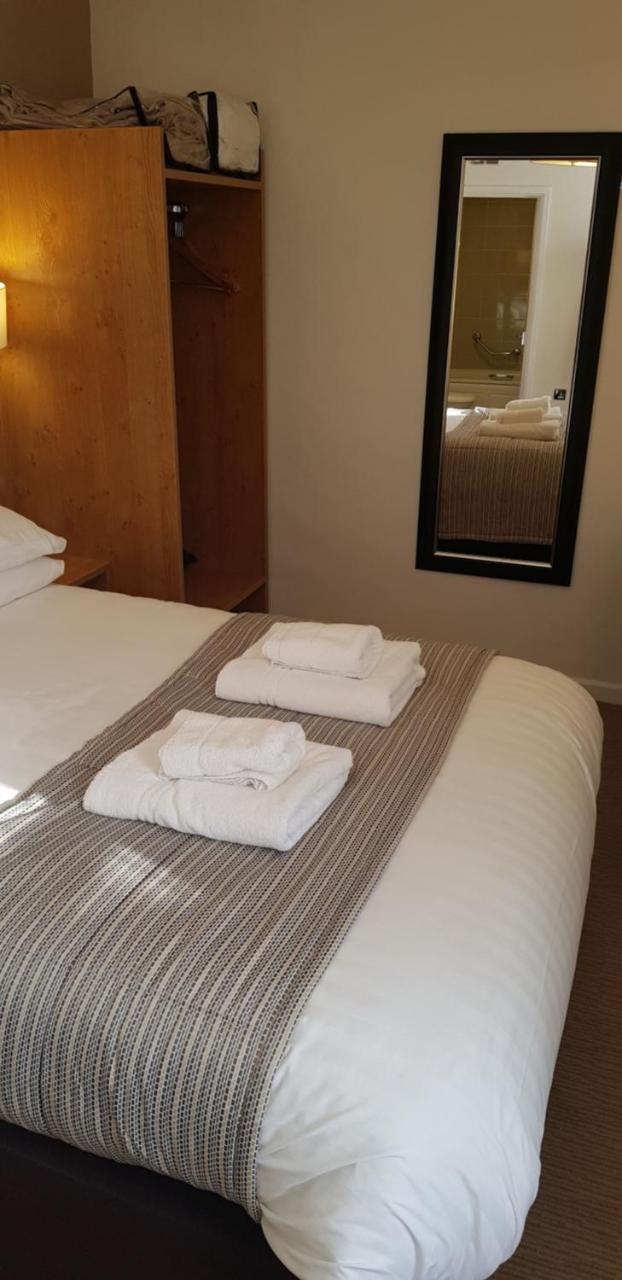 The Wellington Hotel Brecon Eksteriør billede